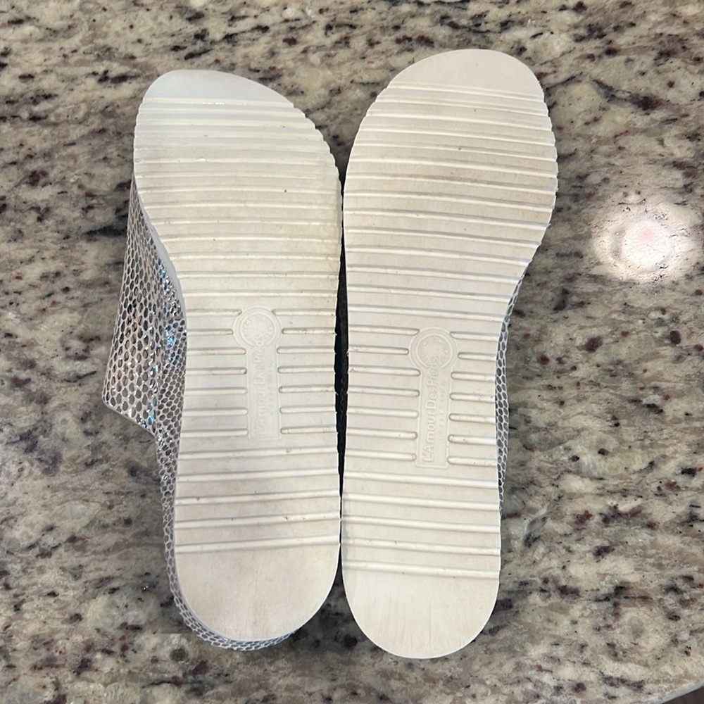 Stylish Snake Print Wedge Sandals - Picture 4 of 9